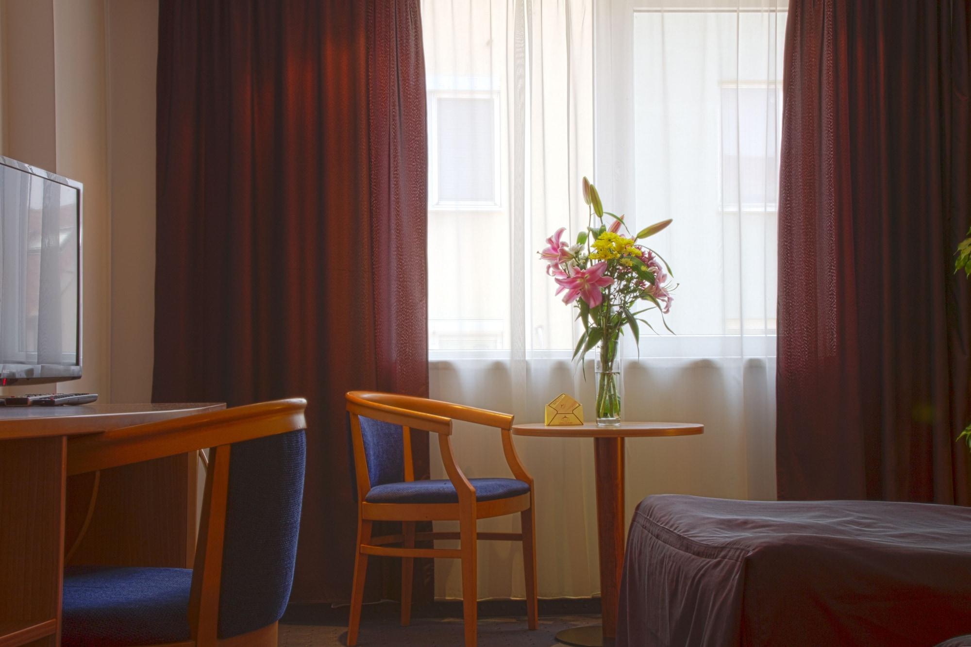 Triada Hotel Szófia Kültér fotó