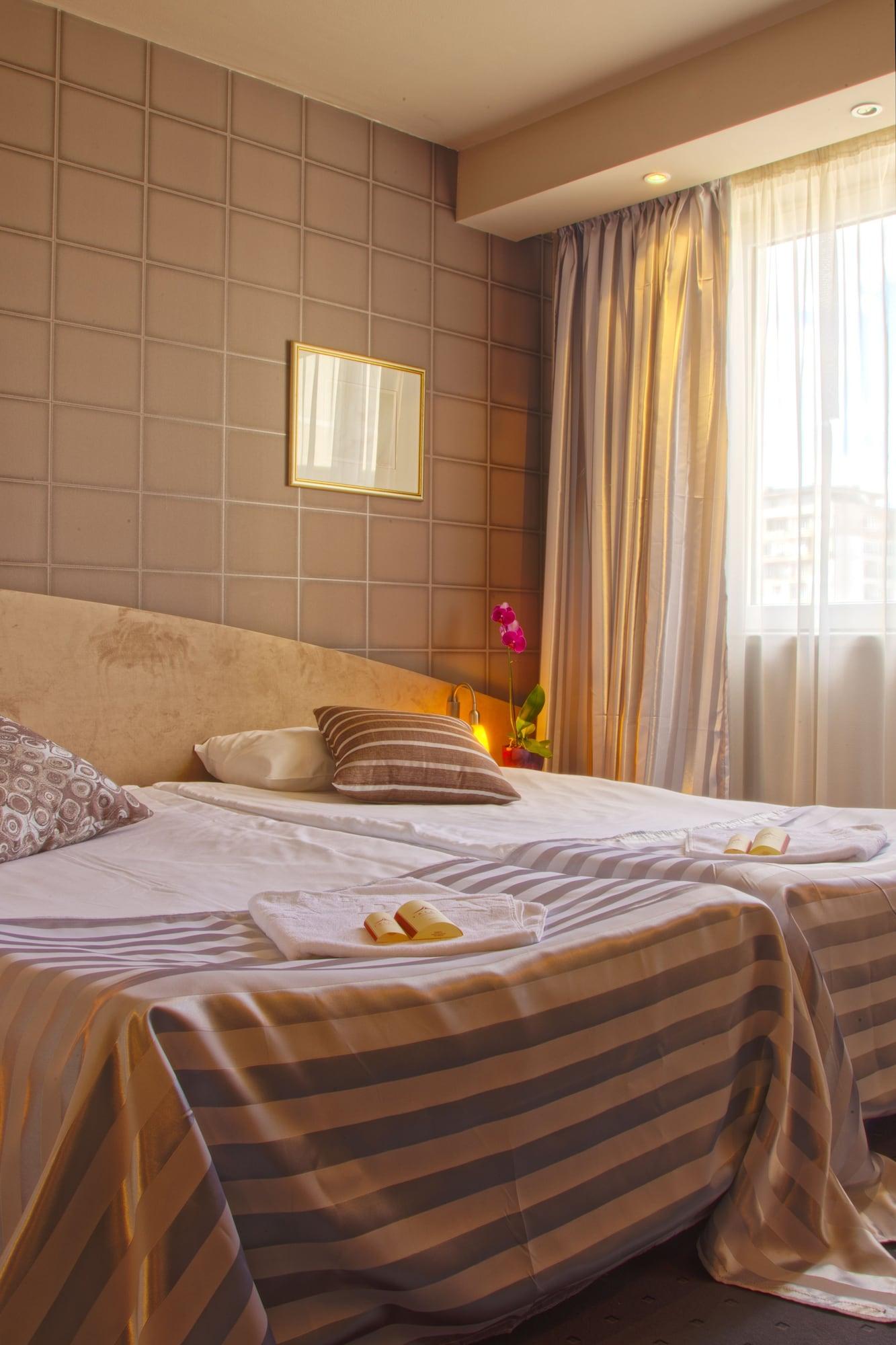 Triada Hotel Szófia Kültér fotó