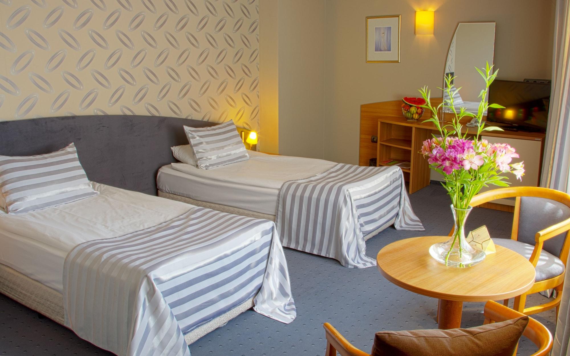 Triada Hotel Szófia Kültér fotó