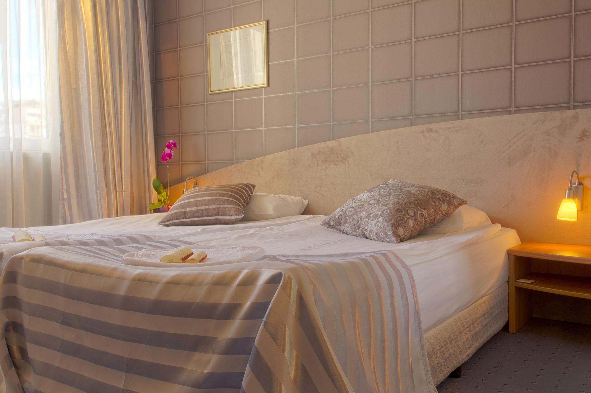 Triada Hotel Szófia Kültér fotó