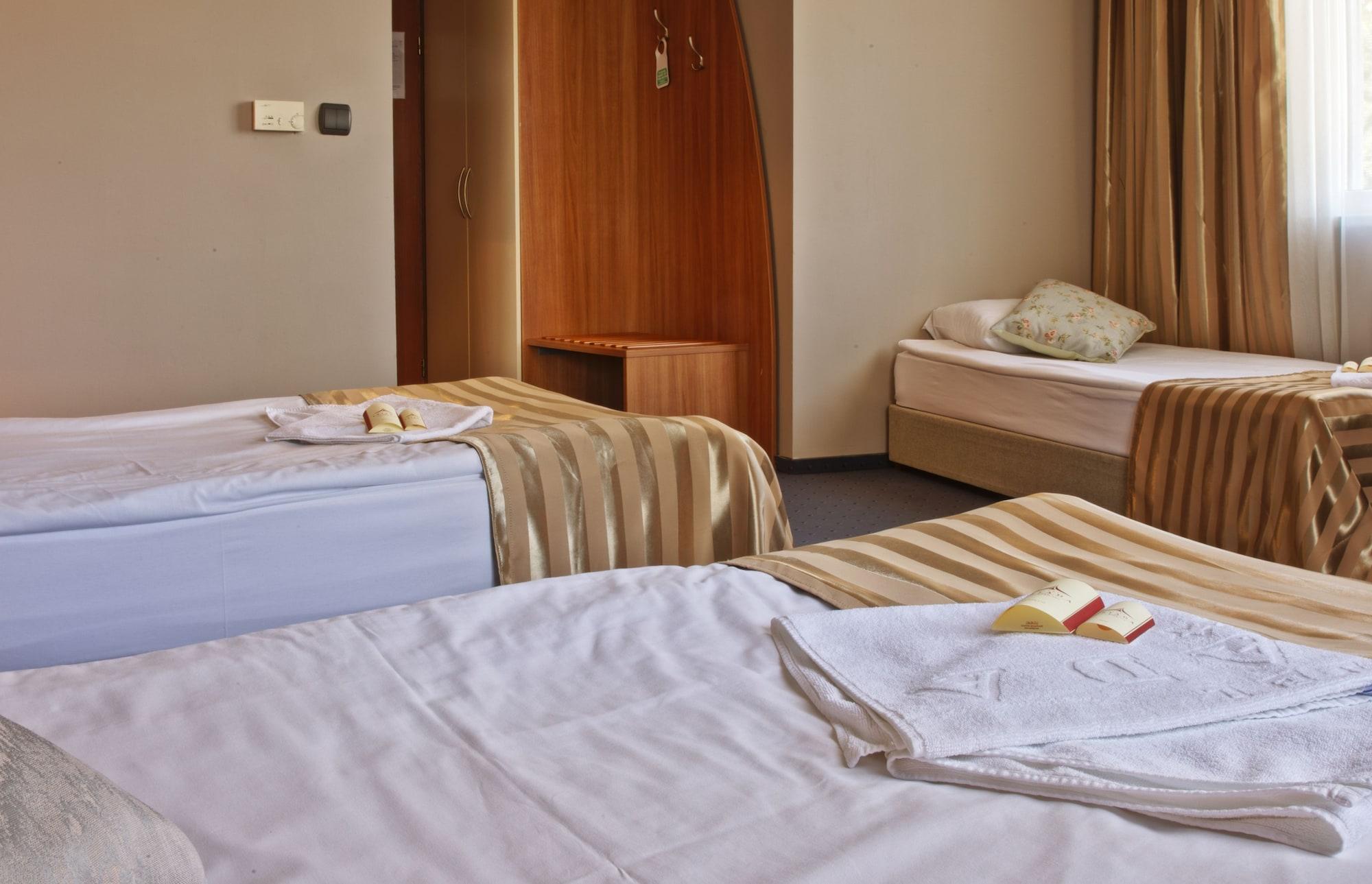 Triada Hotel Szófia Kültér fotó