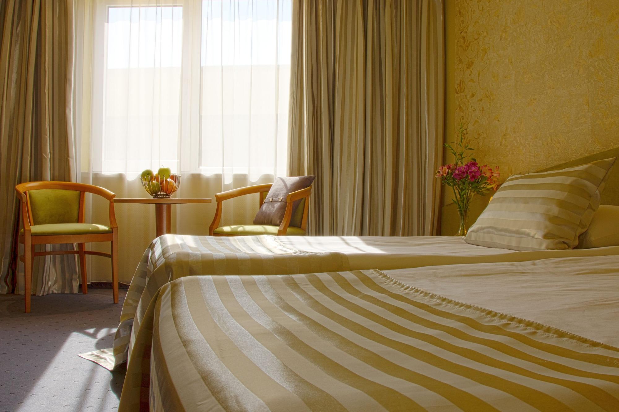 Triada Hotel Szófia Kültér fotó