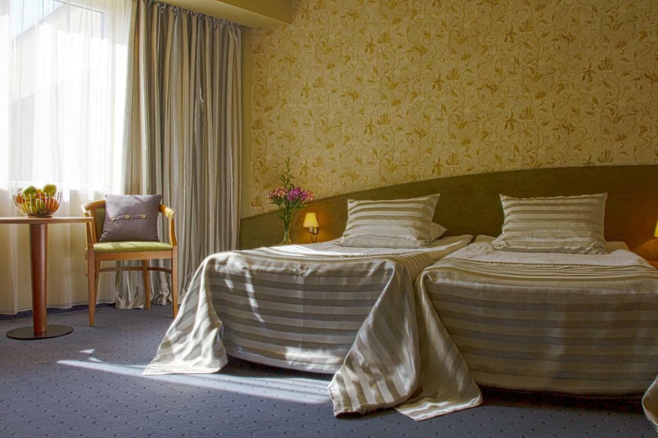 Triada Hotel Szófia Kültér fotó