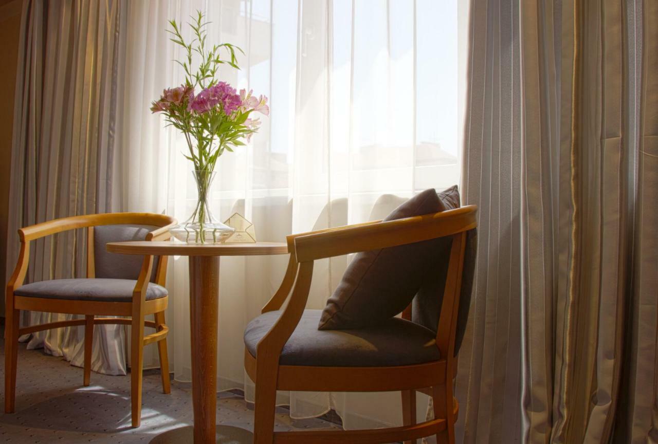 Triada Hotel Szófia Kültér fotó