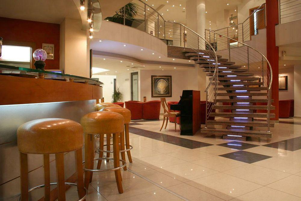 Triada Hotel Szófia Étterem fotó
